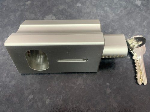 Container padlock zone warrior - container,