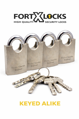 Heavy duty protected shackle - ,